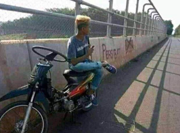 ada fitur nyeleneh dipasang di sepeda motor © berbagai sumber ada fitur nyeleneh dipasang di sepeda motor © berbagai sumber