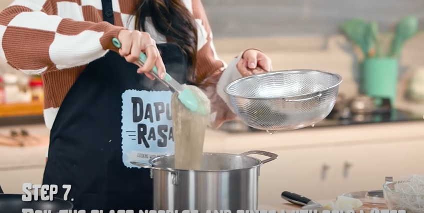 11 Trik Raisa bikin japchae, bihun ala Korea yang praktis dan lezat