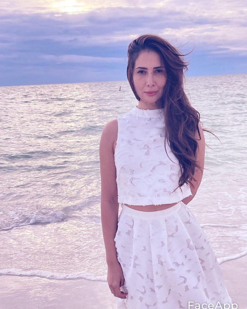 potret terbaru Sanjana Mohabbatein © Instagram