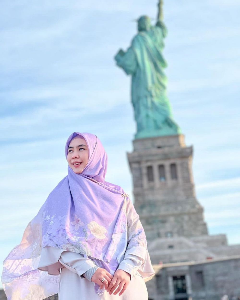 Inspirasi busana lebaran Oki Setiana Dewi © Instagram/@okisetianadewi Inspirasi busana lebaran Oki Setiana Dewi © Instagram/@okisetianadewi