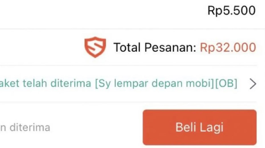 Tulisan kocak kurir isi nama penerima paket © Twitter Tulisan kocak kurir isi nama penerima paket © Twitter