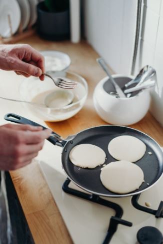 Tanpa disadari, 10 kesalahan memasak ini bikin teflon cepat rusak