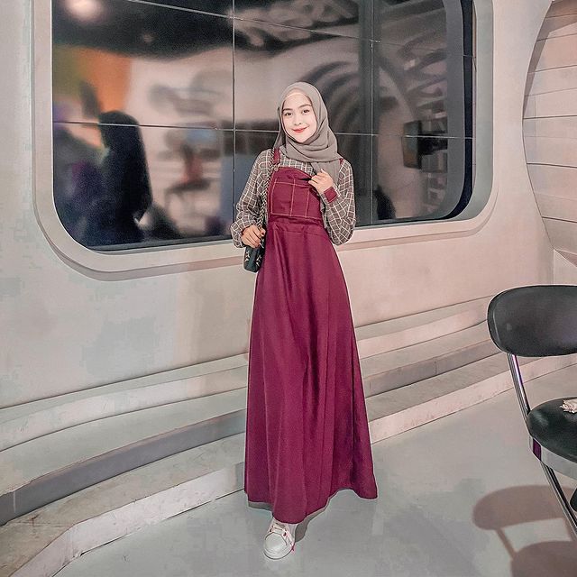 Inspirasi OOTD Lebaran ala Ria Ricis Instagram Inspirasi OOTD Lebaran ala Ria Ricis Instagram
