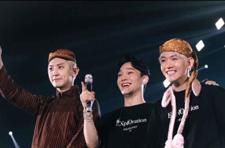 gaya melokal idol K-Pop di Indonesia Berbagai sumber