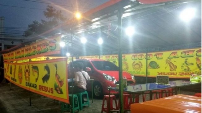 parkir mobil malah kena apes © berbagai sumber