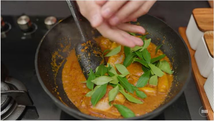 10 Langkah Victor MasterChef masak kari ayam, empuk dan meresap