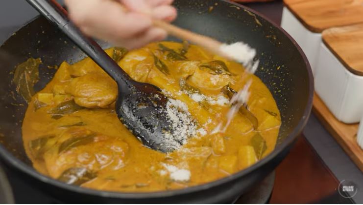 10 Langkah Victor MasterChef masak kari ayam, empuk dan meresap