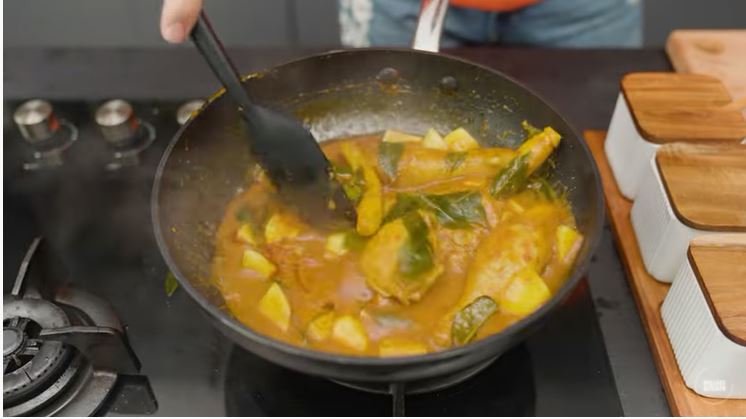 10 Langkah Victor MasterChef masak kari ayam, empuk dan meresap