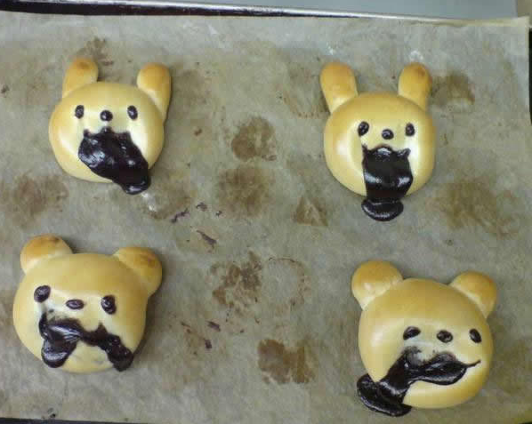 kue kering tapi bentuknya aneh banget © berbagai sumber