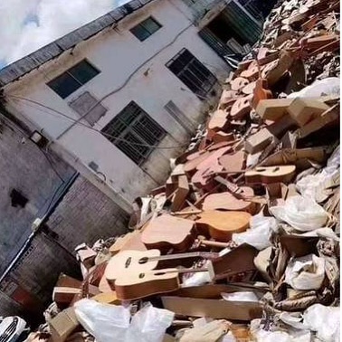 tumpukan barang nyeleneh pol © Instagram tumpukan barang nyeleneh pol © Instagram