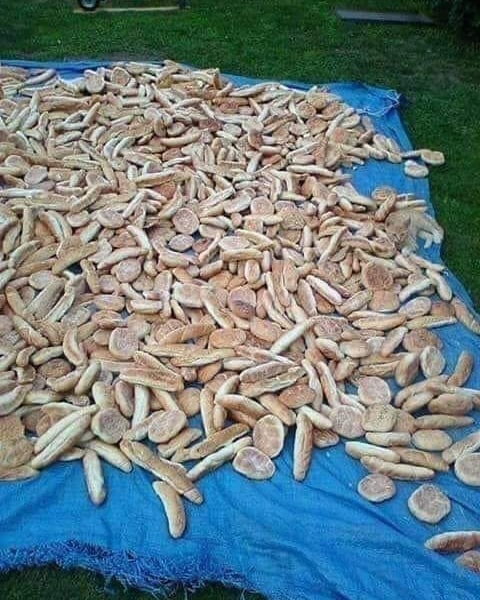 tumpukan barang nyeleneh pol © Instagram