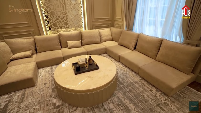 potret ruang tamu usai renovasi © berbagai sumber