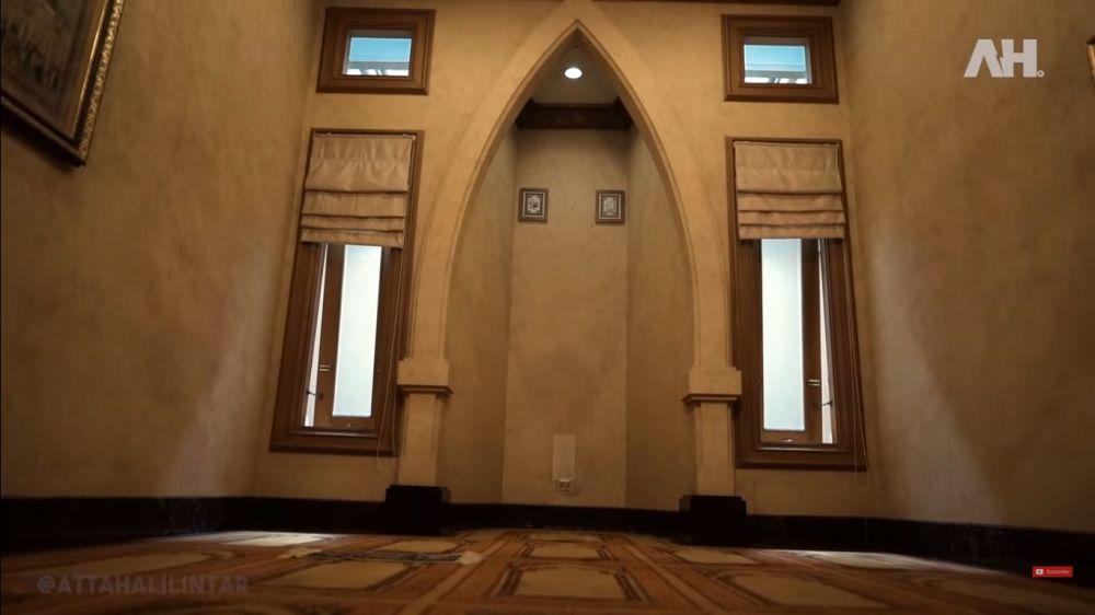 Potret musala rumah seleb © berbagai sumber