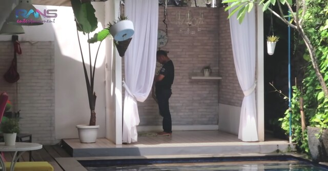 Potret musala rumah seleb © berbagai sumber