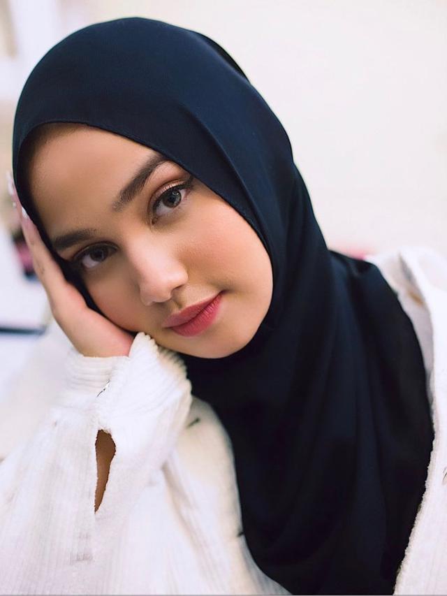 Gaya penampilan Syifa Hadju berhijab © Instagram Gaya penampilan Syifa Hadju berhijab © Instagram
