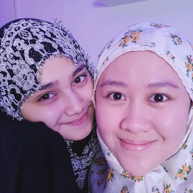 Gaya penampilan Syifa Hadju berhijab © Instagram Gaya penampilan Syifa Hadju berhijab © Instagram