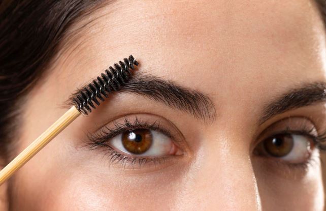 9 Tips makeup Lebaran ala Prilly Latuconsina, natural dan glowing