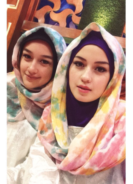 11 Potret anggun Kimberly Ryder pakai hijab, bikin pangling