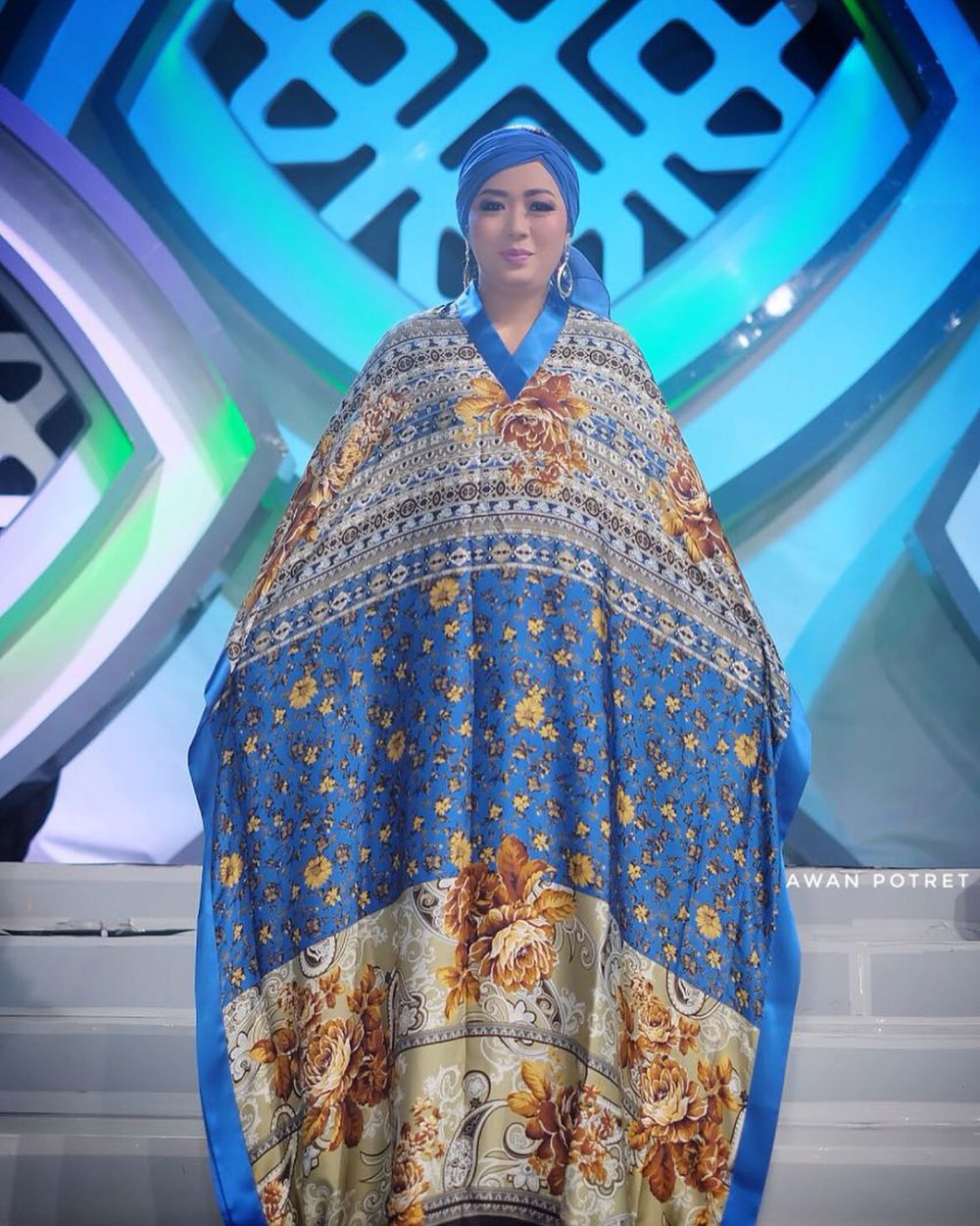 Inspirasi kaftan untuk wanita hijab © Instagram Inspirasi kaftan untuk wanita hijab © Instagram