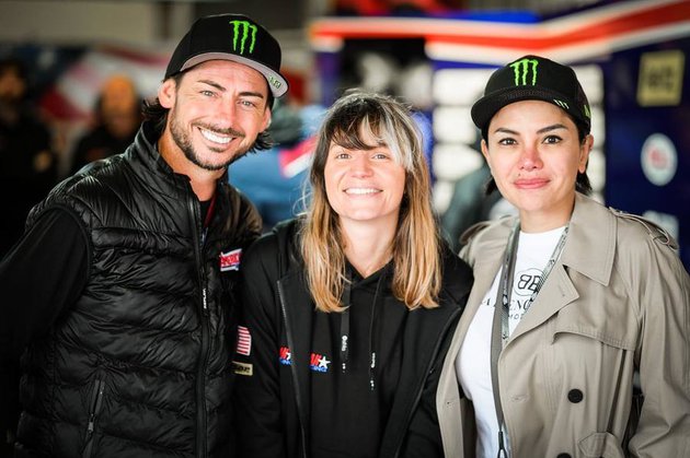 kedekatan nikita mirzani dan john hopkins © instagram