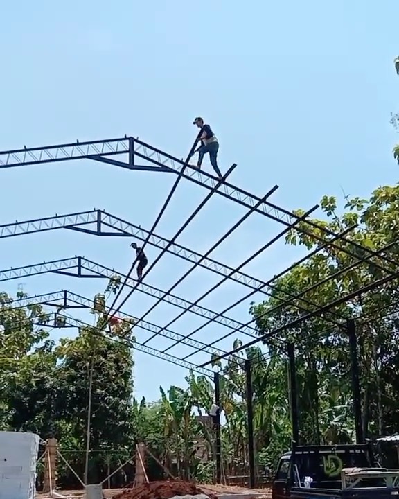 kuli bangunan di ketinggian © Instagram