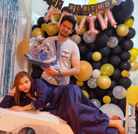 Kevin Hillers dan dokter Siska Berbagai sumber