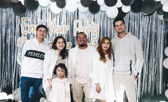 Kevin Hillers dan dokter Siska Berbagai sumber