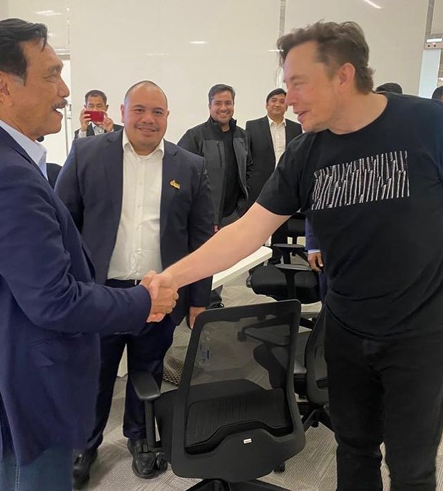 11 Potret Elon Musk ketemu delegasi Indonesia, penampilannya disorot