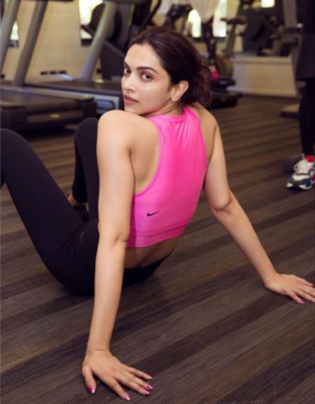 potret tanpa makeup artis termahal Bollywood Berbagai sumber