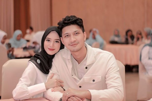 Pesona Yasmine Ow saat berhijab © Instagram