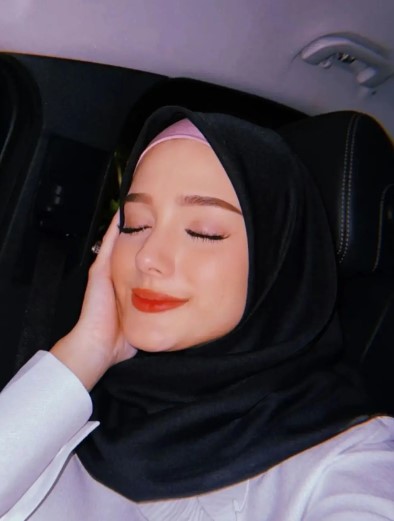 Pesona Yasmine Ow saat berhijab © Instagram