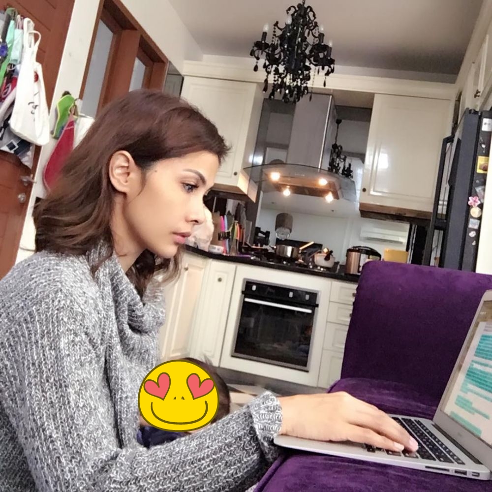 seleb kerja sekalian momong anak © berbagai sumber seleb kerja sekalian momong anak © berbagai sumber