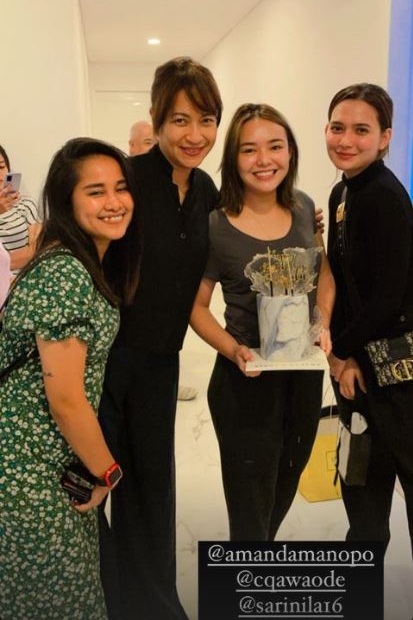 11 Kue ulang tahun pesinetron wanita, milik Ranty Maria berhias emas