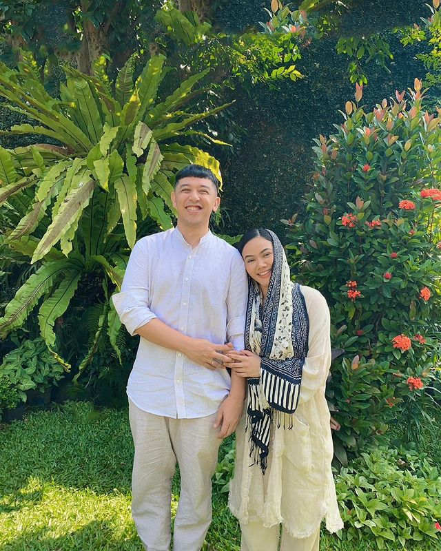 Seleb jatuh cinta ke sahabat © berbagai sumber Seleb jatuh cinta ke sahabat © berbagai sumber