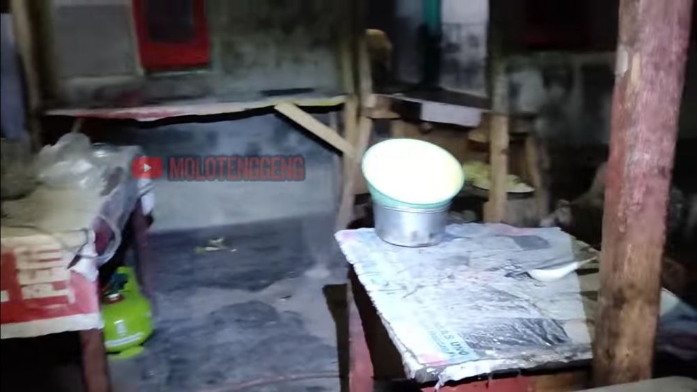 Potret rumah Zinidin Zidan di kampung halaman © berbagai sumber