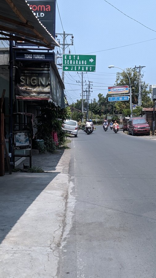 tulisan rambu-rambu malah lucu © Instagram