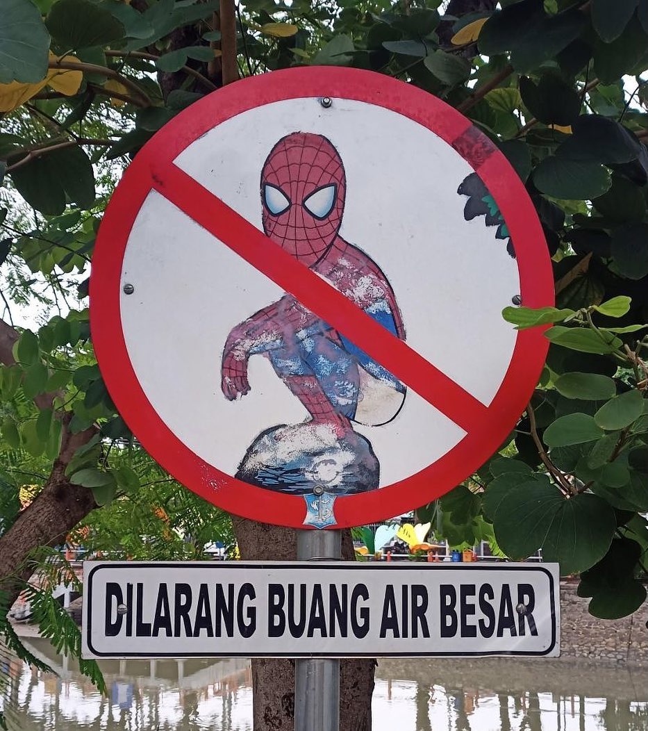 tulisan rambu-rambu malah lucu © Instagram