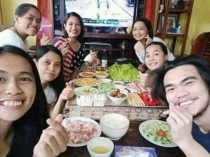 makan bareng tapi ada yang janggal © Instagram