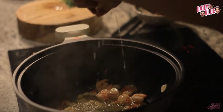 11 Trik Jessica Iskandar masak spaghetti aglio olio, cuma 10 menit