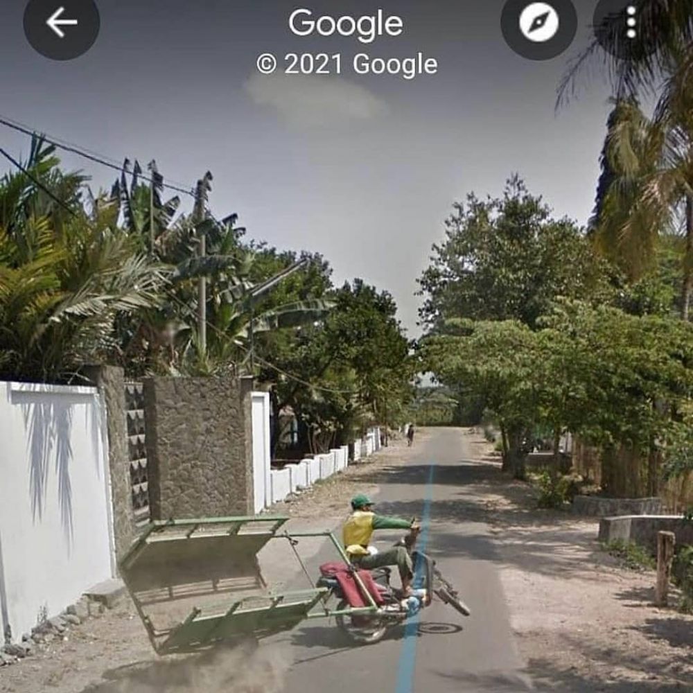 sedetik sebelum kena apes ngagetin © berbagai sumber