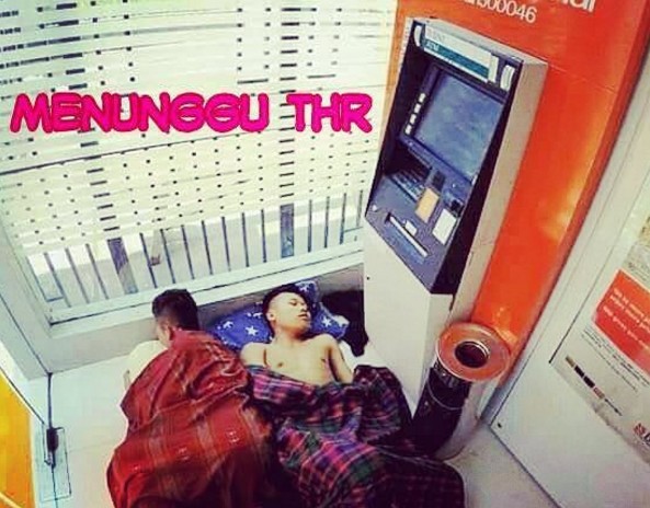 Meme kocak THR tak kunjung cair © berbagai sumber