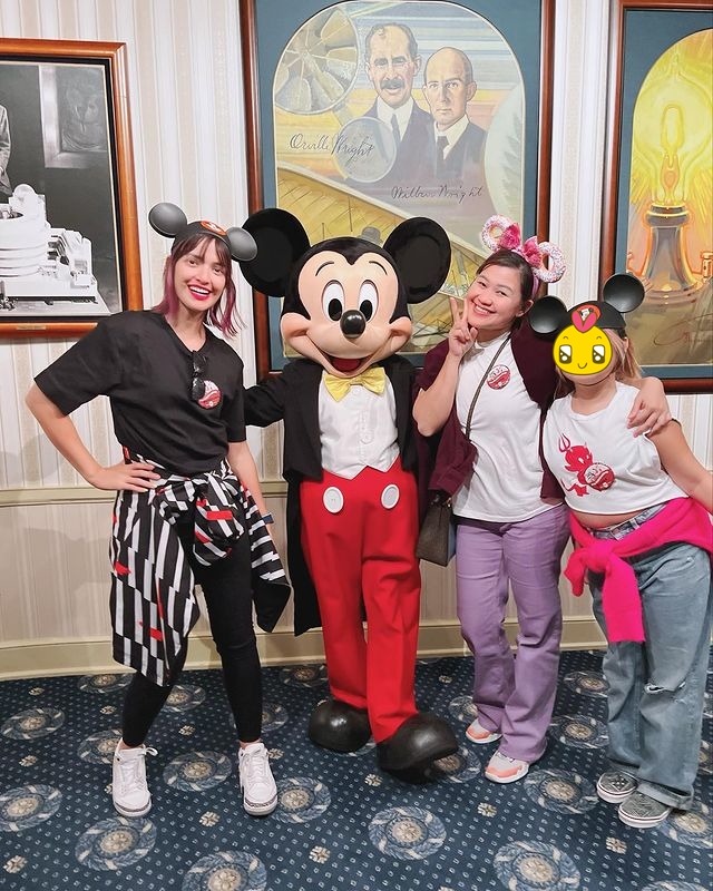 Nia Ramadhani liburan bareng keluarga © berbagai sumber