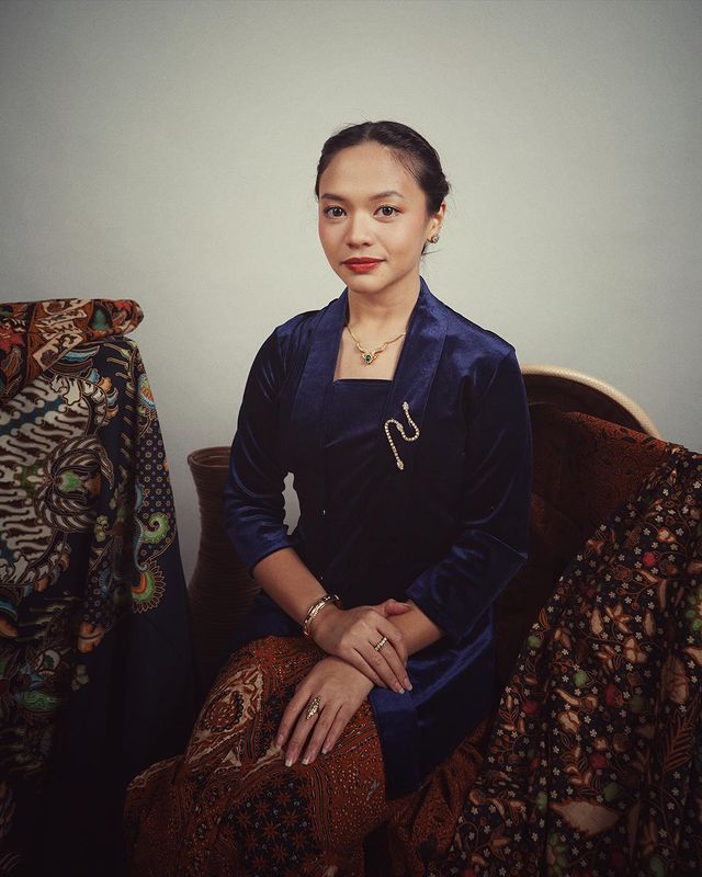 potret Amel Carla pakai kebaya © Instagram/@amelcarla