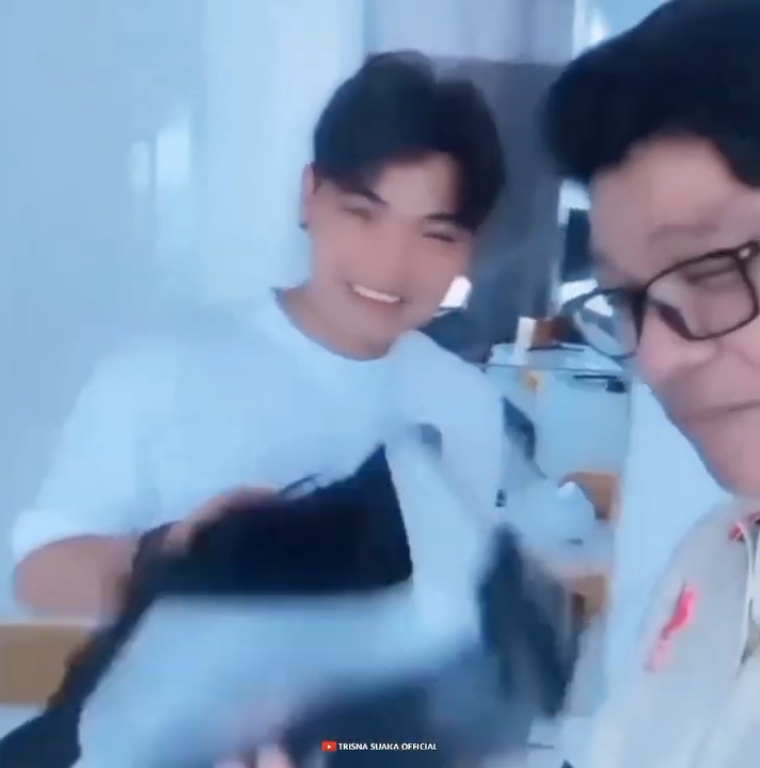 Momen Tri Suaka bertemu Andika Kangen Band © berbagai sumber