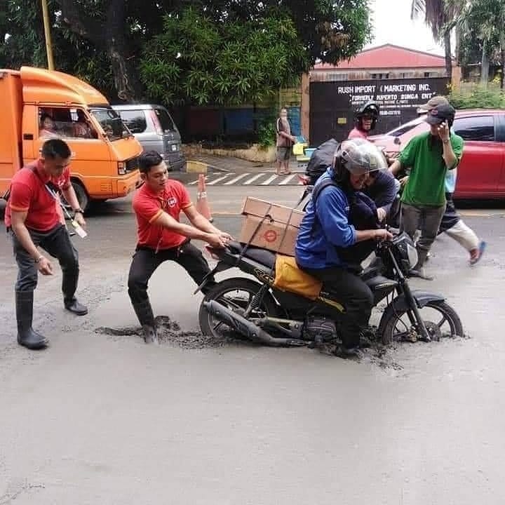 parkiran nyeleneh penampakannya © berbagai sumber parkiran nyeleneh penampakannya © berbagai sumber