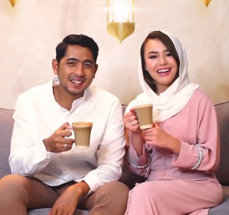 gaya pemain Ikatan Cinta saat Lebaran berbagai sumber