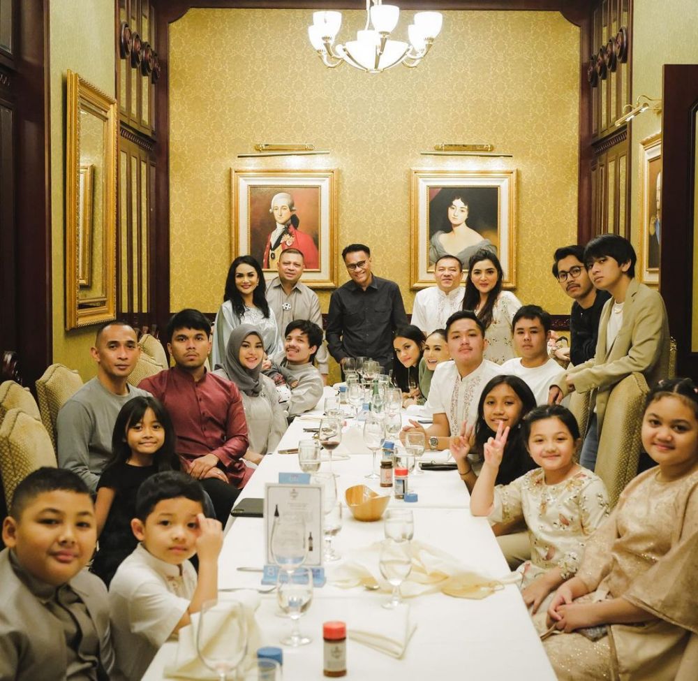 momen lebaran keluarga atta halilintar © berbagai sumber momen lebaran keluarga atta halilintar © berbagai sumber