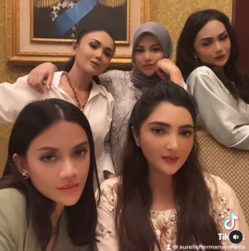 momen lebaran keluarga atta halilintar © berbagai sumber momen lebaran keluarga atta halilintar © berbagai sumber