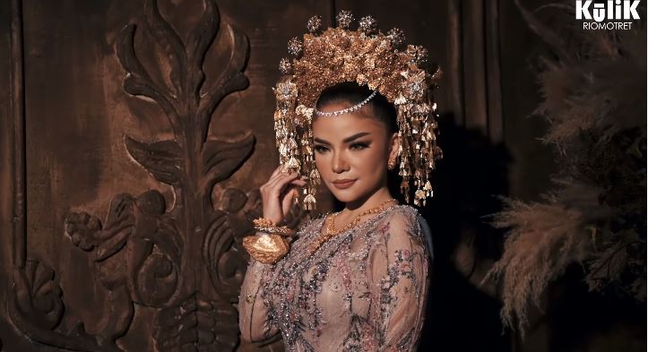 potret prewedding dinar candy dan ridho illahi © berbagai sumber potret prewedding dinar candy dan ridho illahi © berbagai sumber