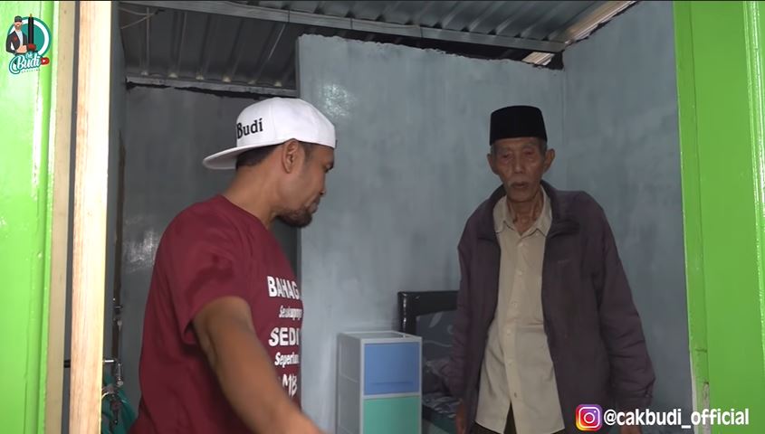 rumah mbah bustomi © YouTube